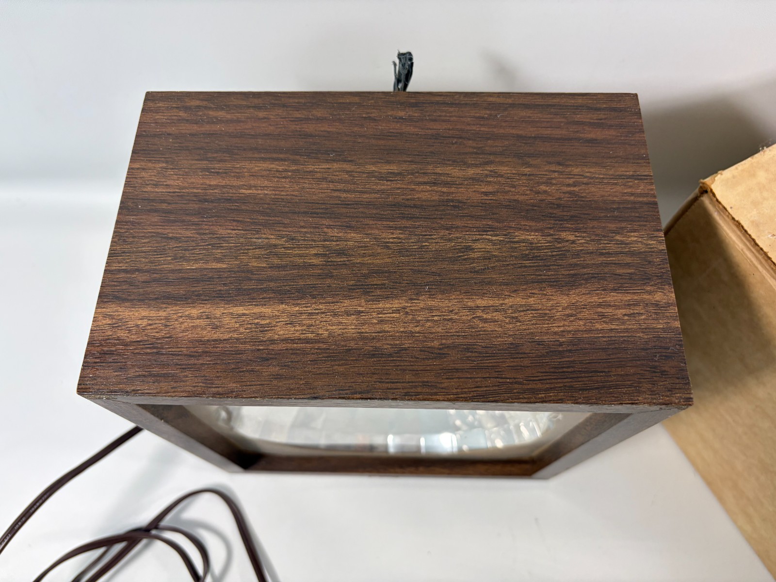 Vintage Realistic Wide Angle Strobe Walnut Veneer Finish 42-3009A WORKS