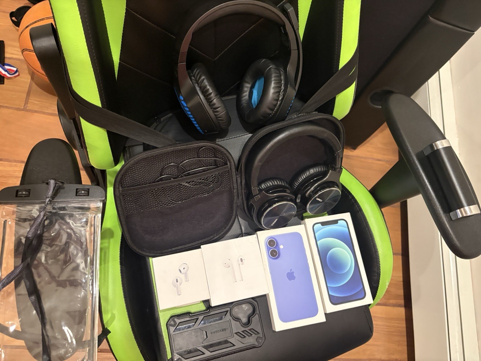 Selling device stuff AirPod and iPhone boxes are empty