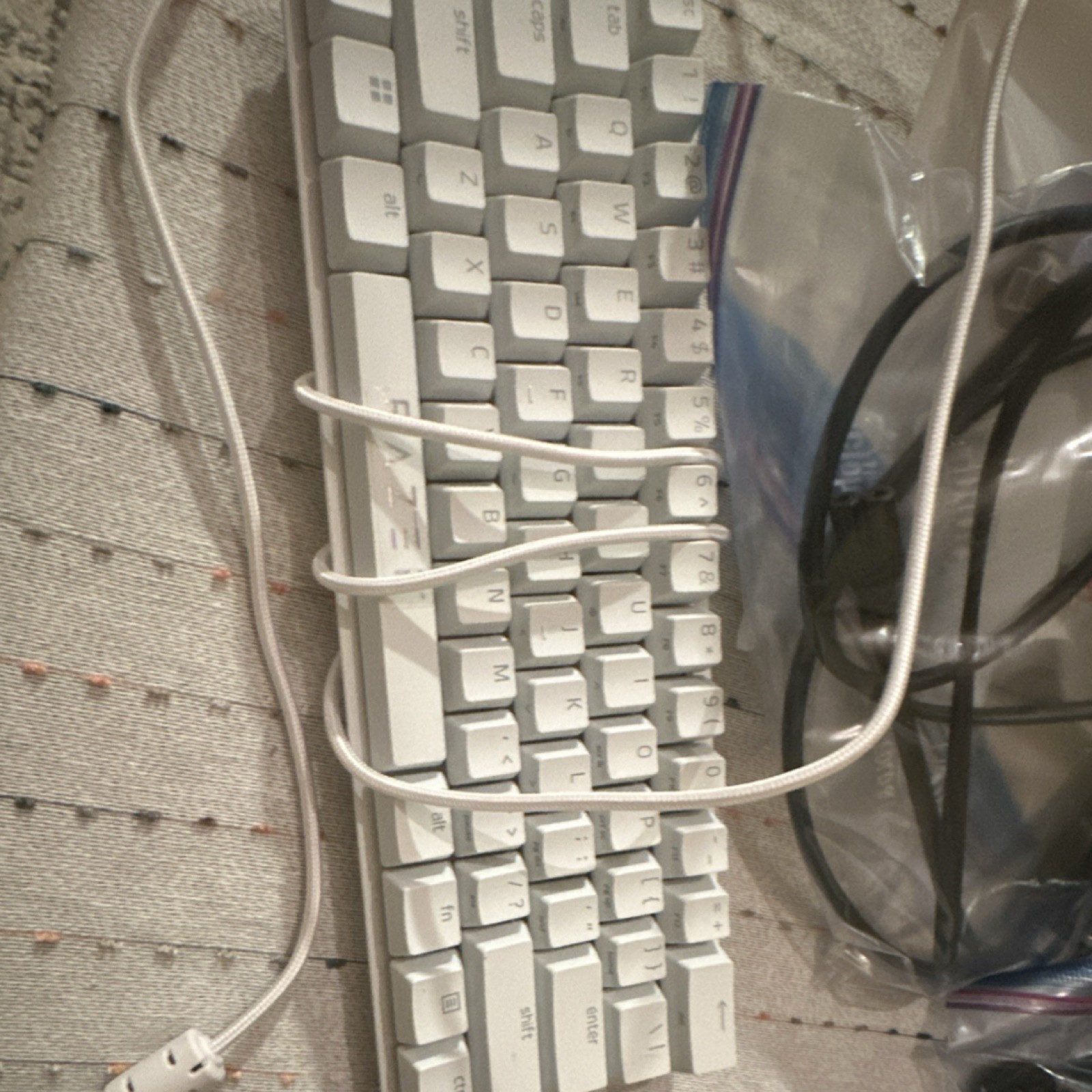 Ziploc Mixed Lot Keyboard Mouse Controller Cables Consumer Electronics