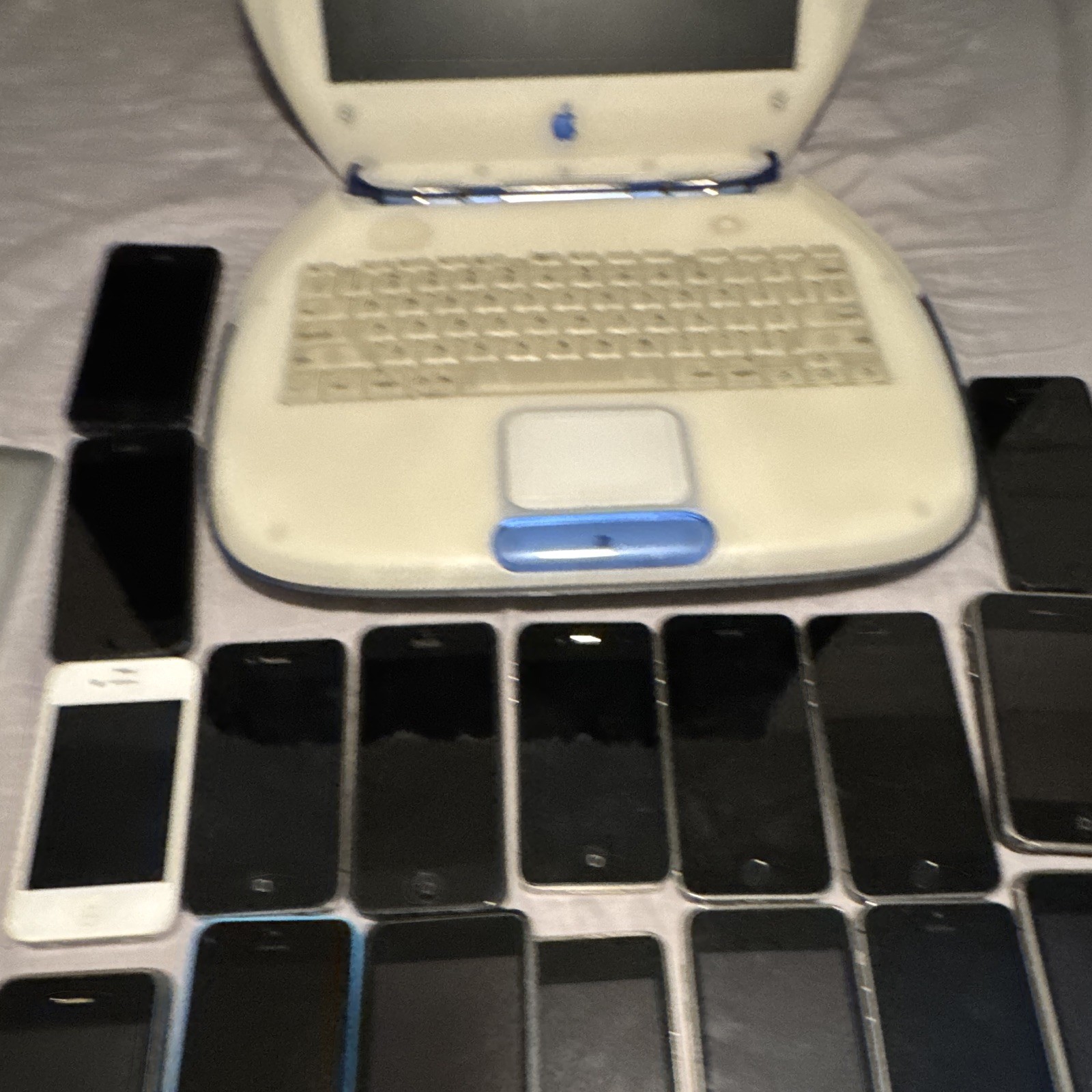 Apple Mixed Lot w/ Assorted iPhone, iPod, & other Devices.
