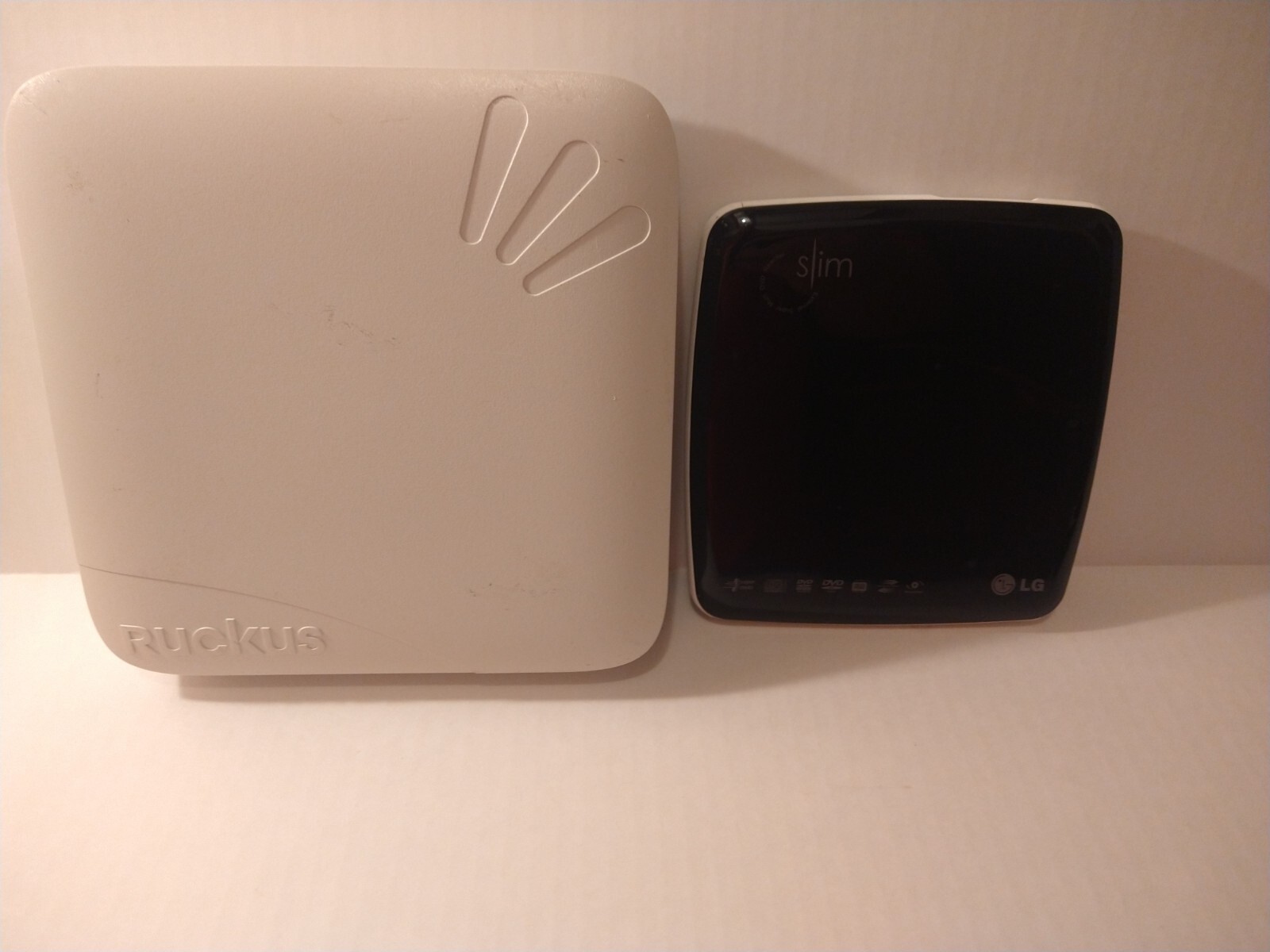 Lot of Electronics. LG and Ruckus. READ DESCRIPTION