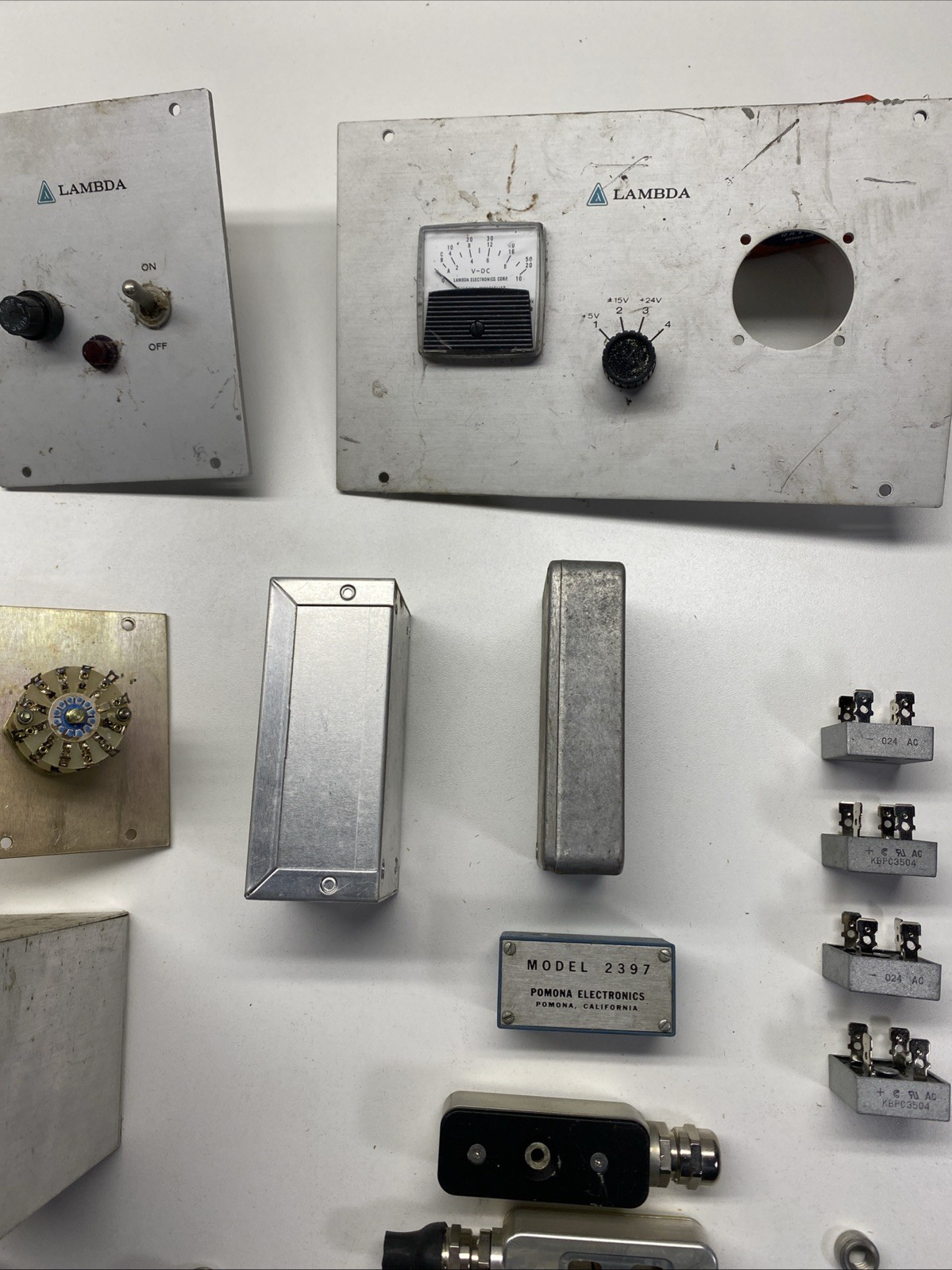 Electronics project boxes+Parts. See Pictures..B35
