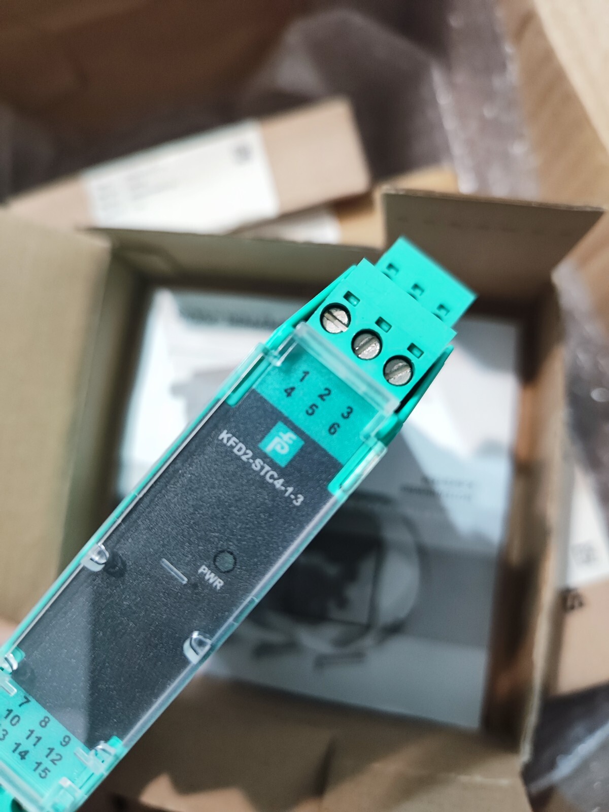 1 PCS Pepperl-Fuchs KFD2-STC4-1-3 IN NEW BOX ALL NEW