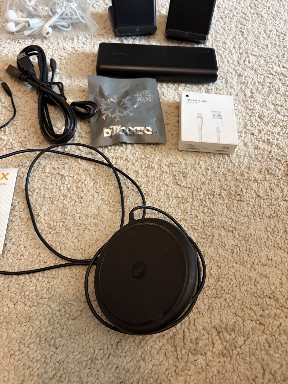 Lot of Assorted Apple/Anker products, Chargers, Cables, Earbuds All UNTESTED