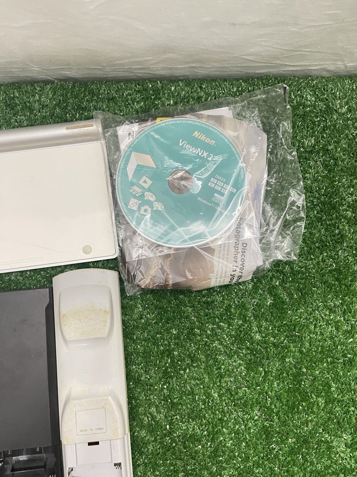 Lots Of Different Items-What You See In The Pictures Are What You Get.-Lot #05