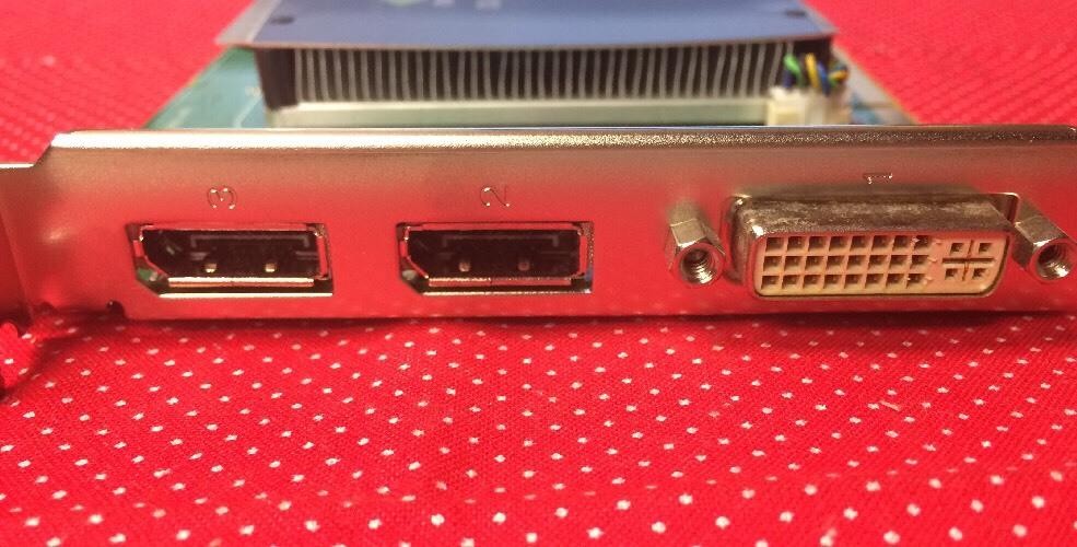 NVidia QuadroFX580 512MB PCI-E DVI/2x Displayport 180-10788-0005-A00 VIDEO CARD