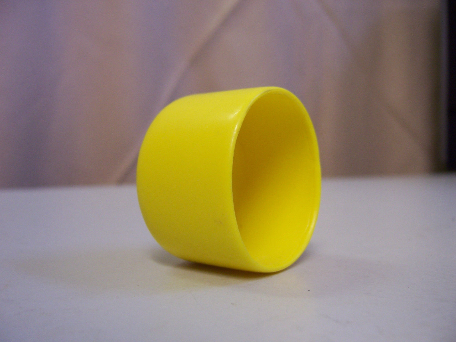 REPLACEMENT SAFETY YELLOW RUBBER FEET CUP for speaker stand ULTIMATE 1.5″ around