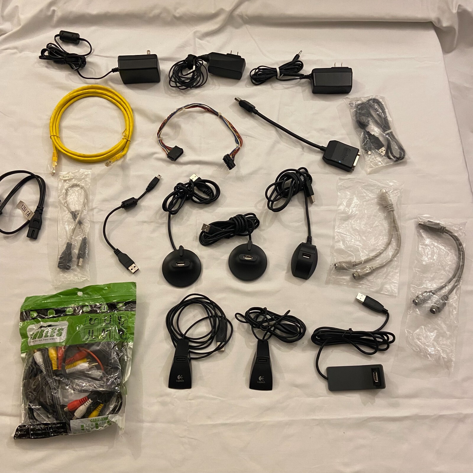 Mixed Lot Of Assorted Electronics Parts And Cables Office Liquidation