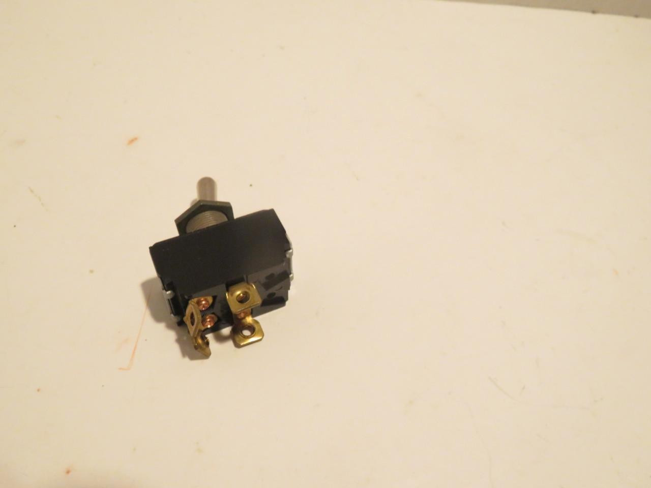 TOGGLE SWITCH- SINGLE THROW – ON SALE- SR109
