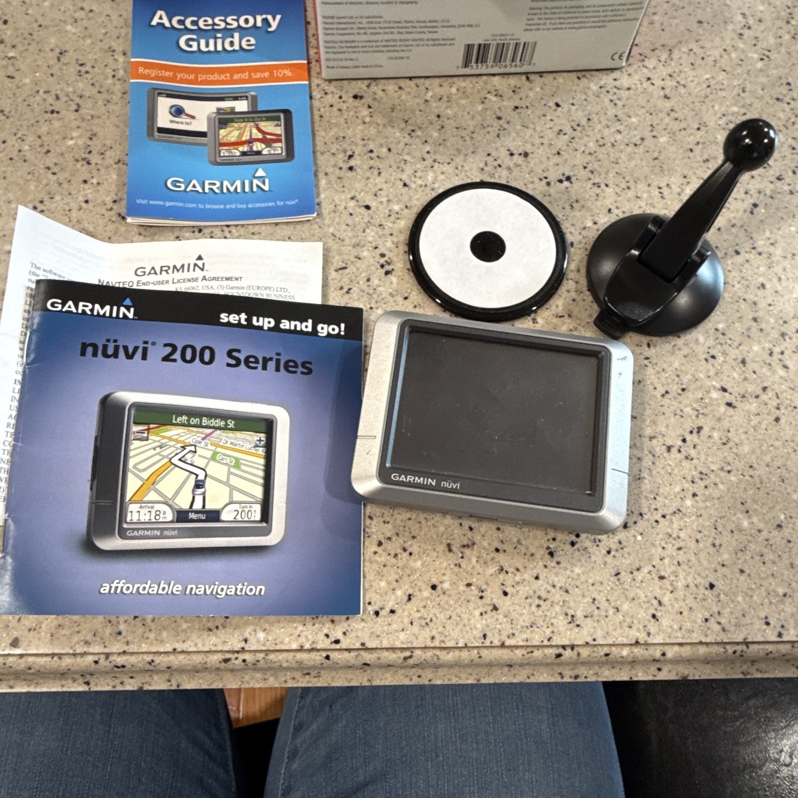 Garmin nüvi 200 3.5″ Touch Screen Automotive GPS Navigator & Manuals