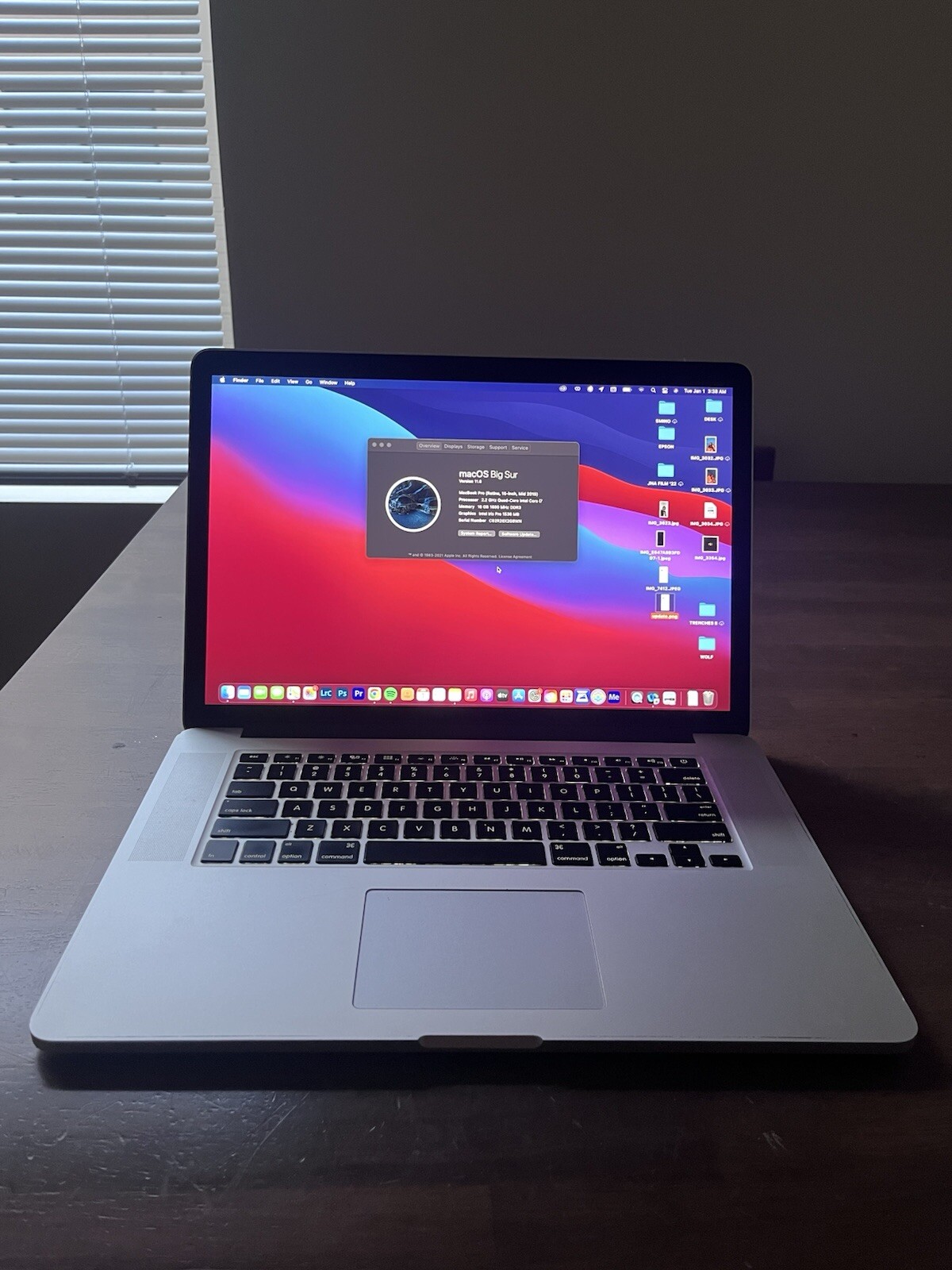 Macbook (2015, 250GB 16GB RAM) + iPad