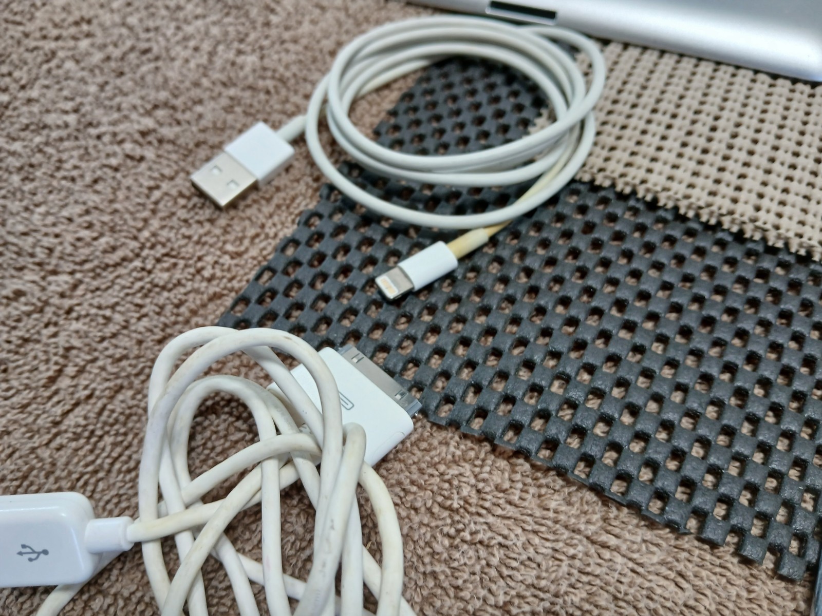 JUNK LOT OF 10*APPLE*MAC BOOK/IPADS/IPHONE/IPOD/ACCS*SP*ID*NT*MP*SAI