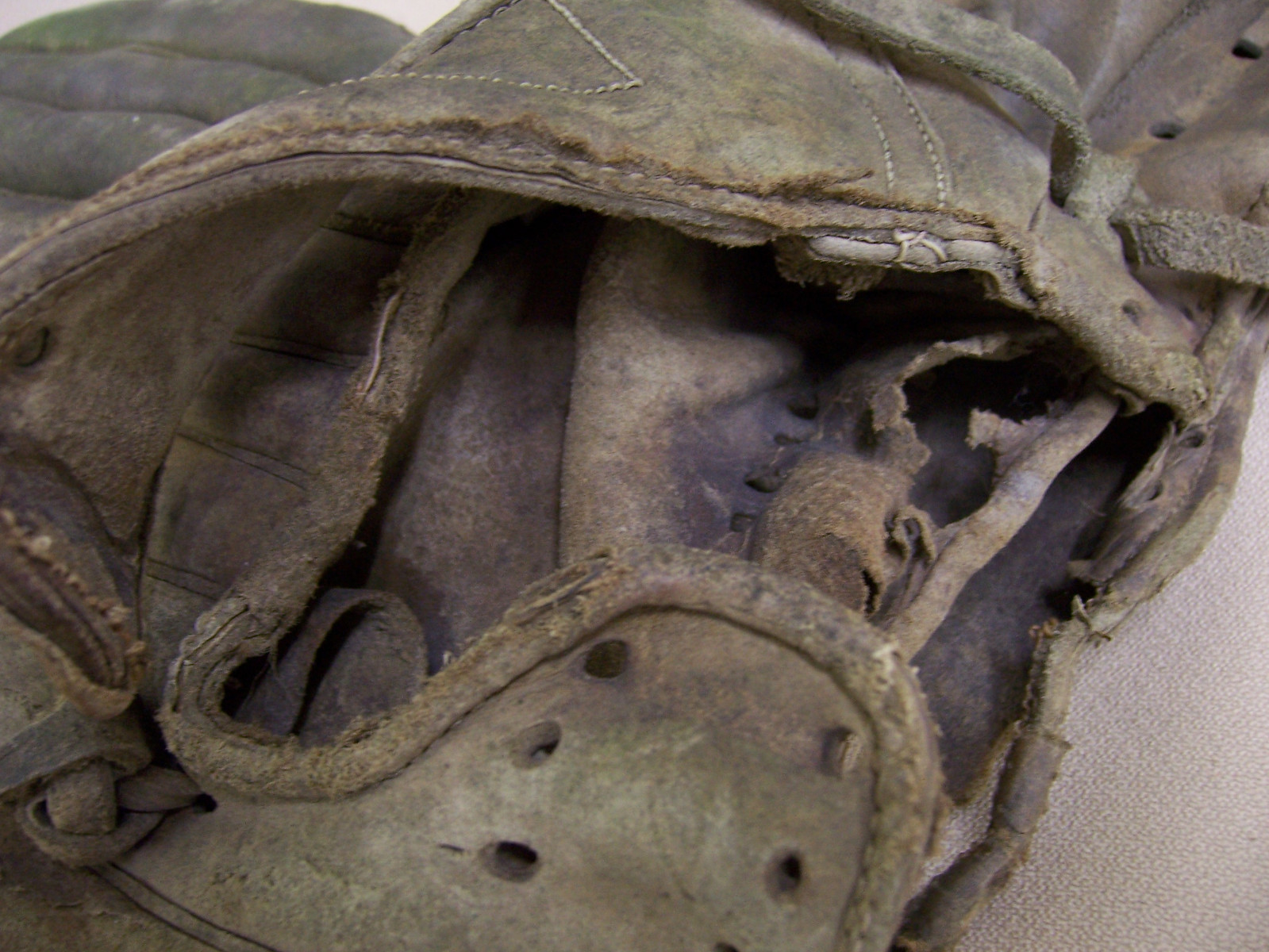 antique Baseball Glove Mit Leather for display only RIVER SALVAGE
