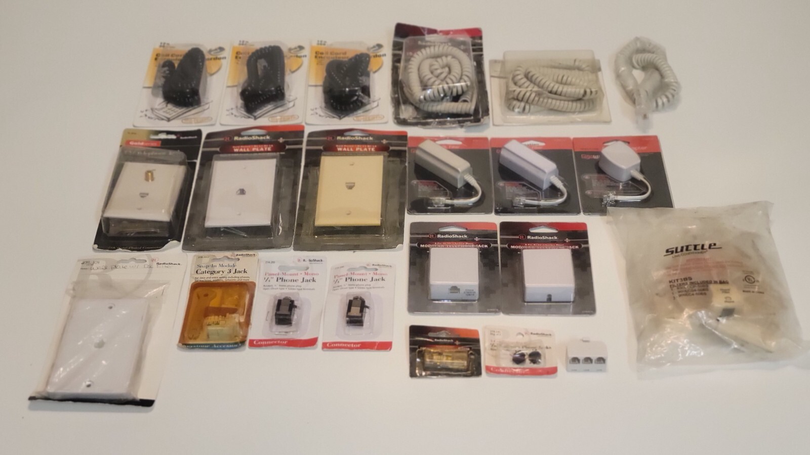 Mixed Bulk Wholesale Lot of 50 Miscellaneous Items such as Suttle Line Condition