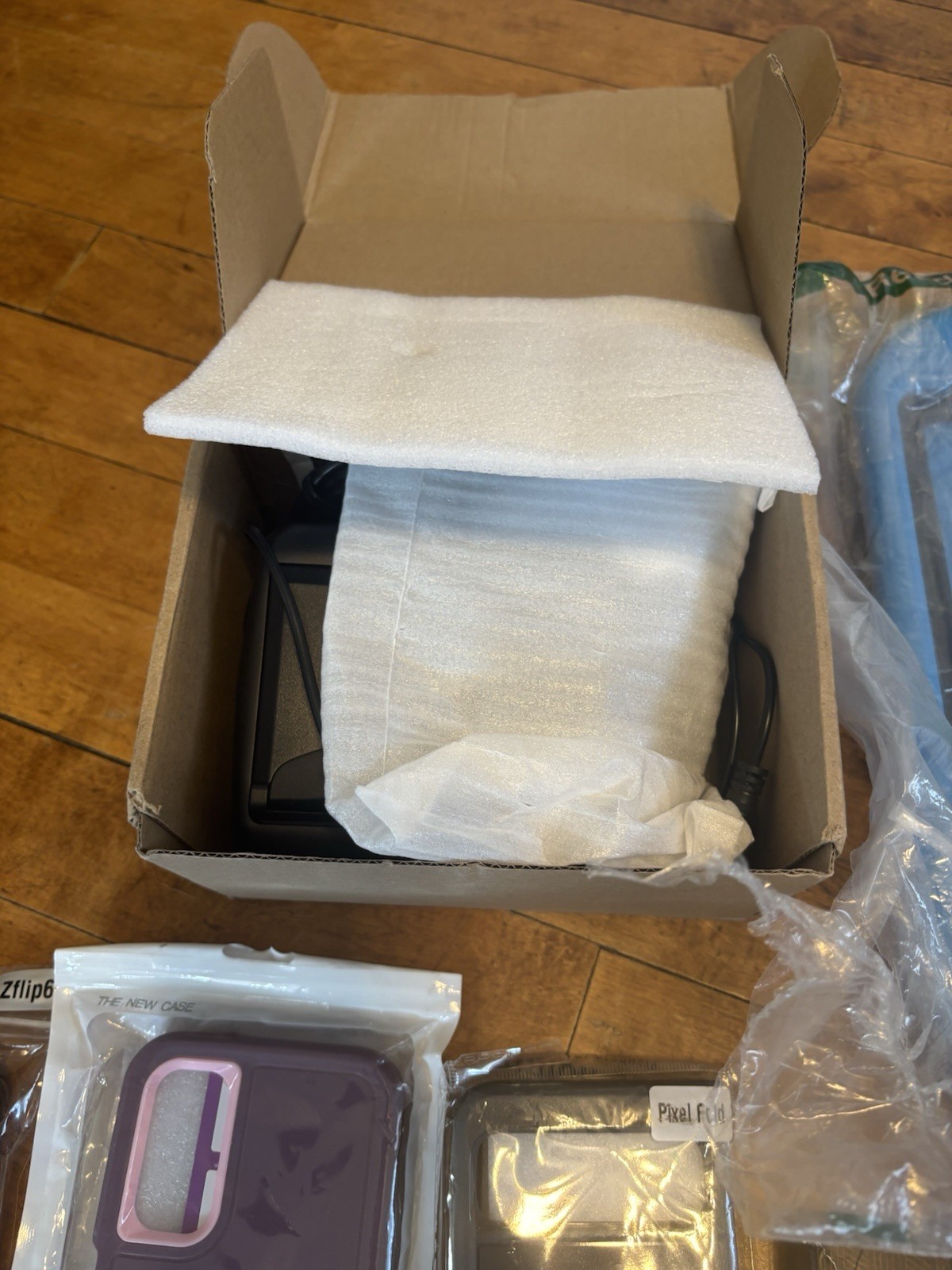 Amazon Returns Mystrey Box Lot 18.cell phone cases, screen, protectors, and more