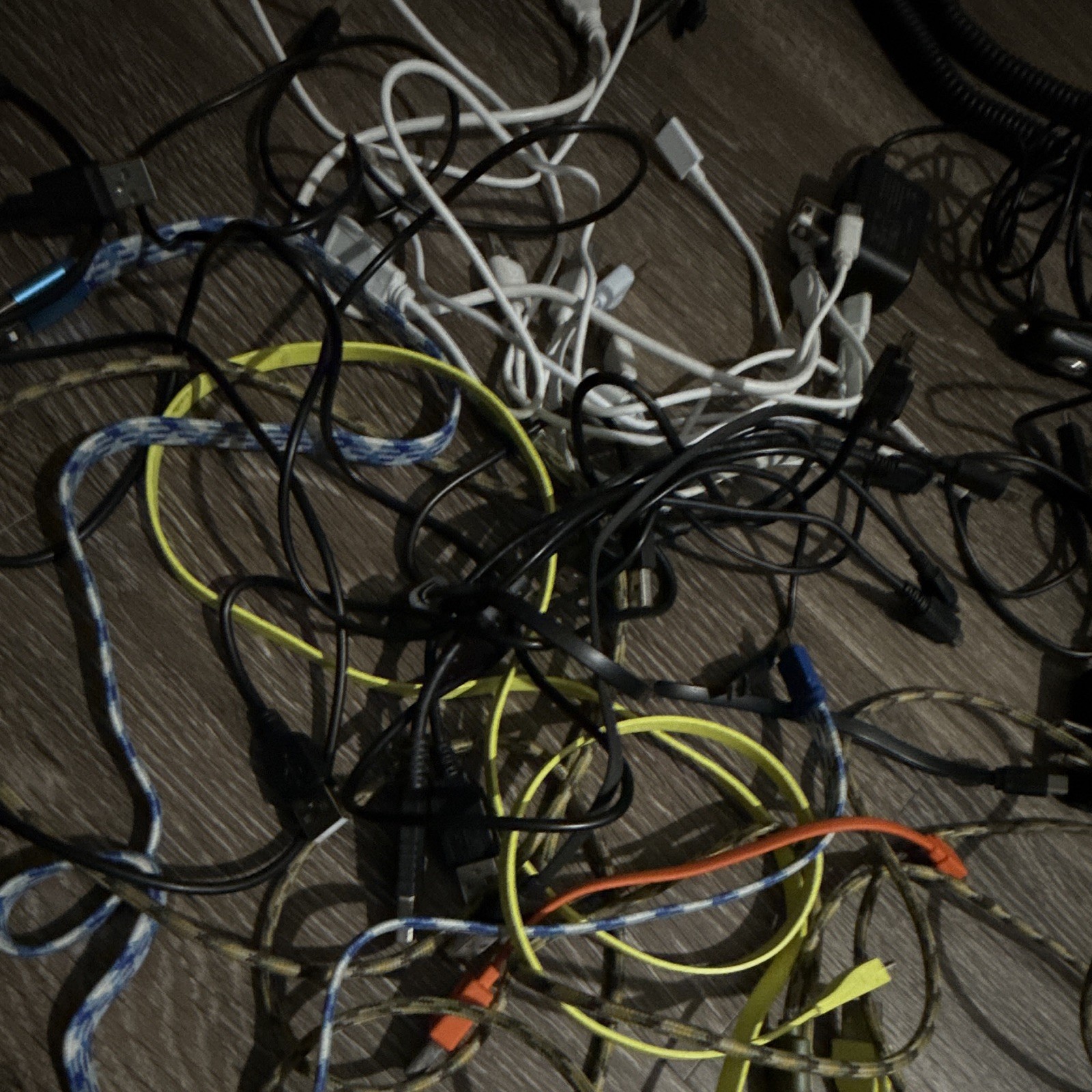 Lot of 28 Assorted micro USB Cables & Chargers w/ Wall Plugs, Car Charger