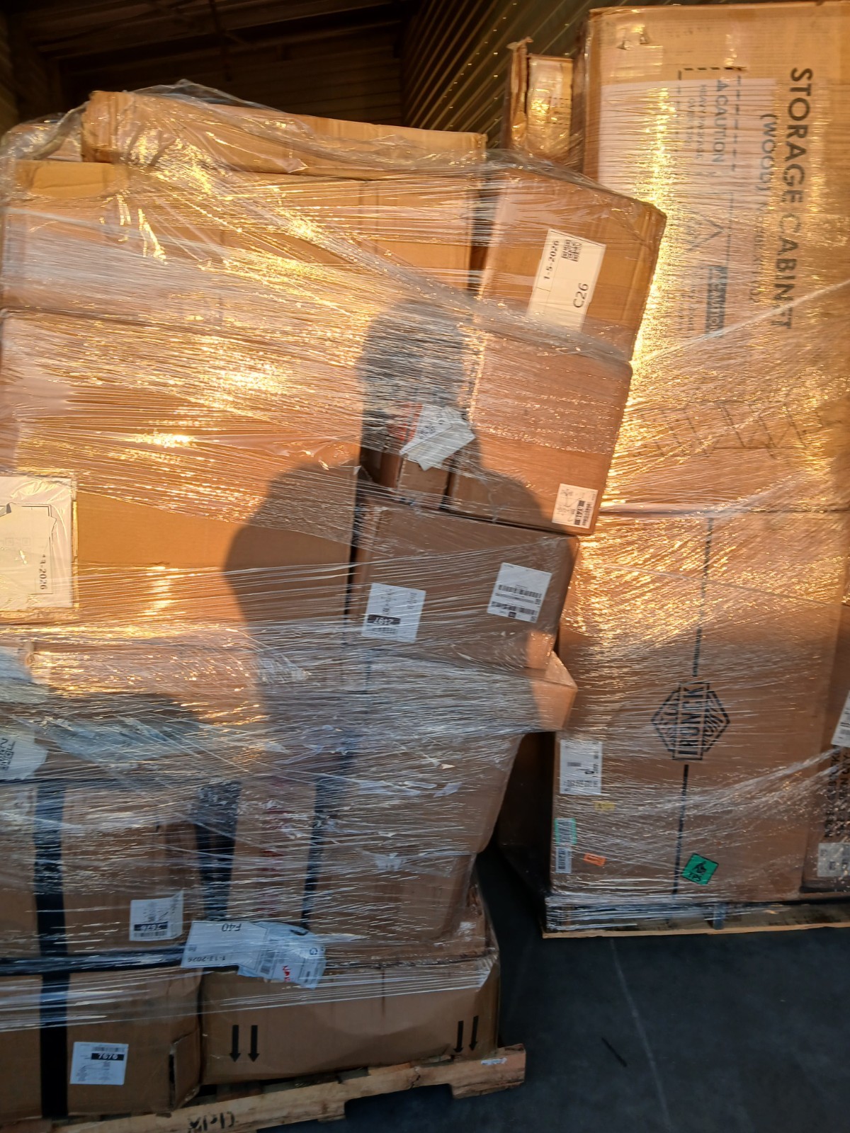 mixed liquidation pallets exercise equipment bedframe