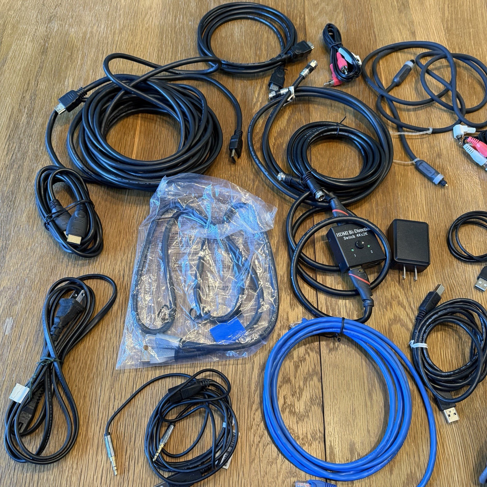 Lot of 20 Miscellaneous Electronic Cords Various Brands