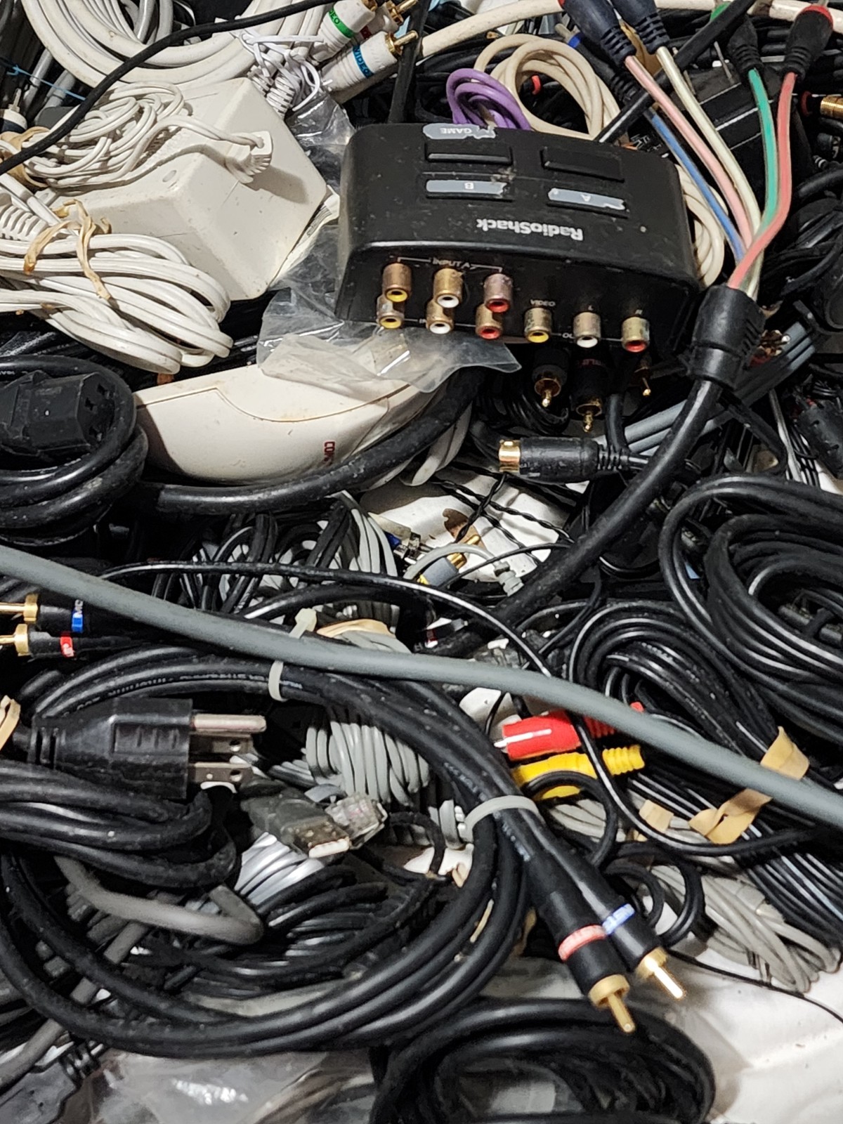 Bulk Lot of Various Electronic Cables, Cords and Parts, Computer TV Camara Ster