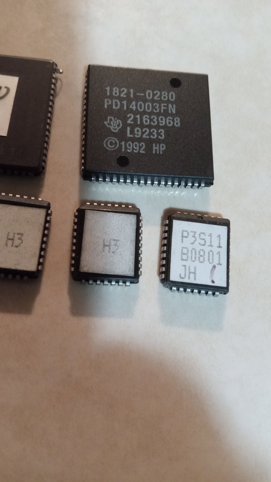 Miscellaneous Electronics Chips Lot of 6. Not sure what they are