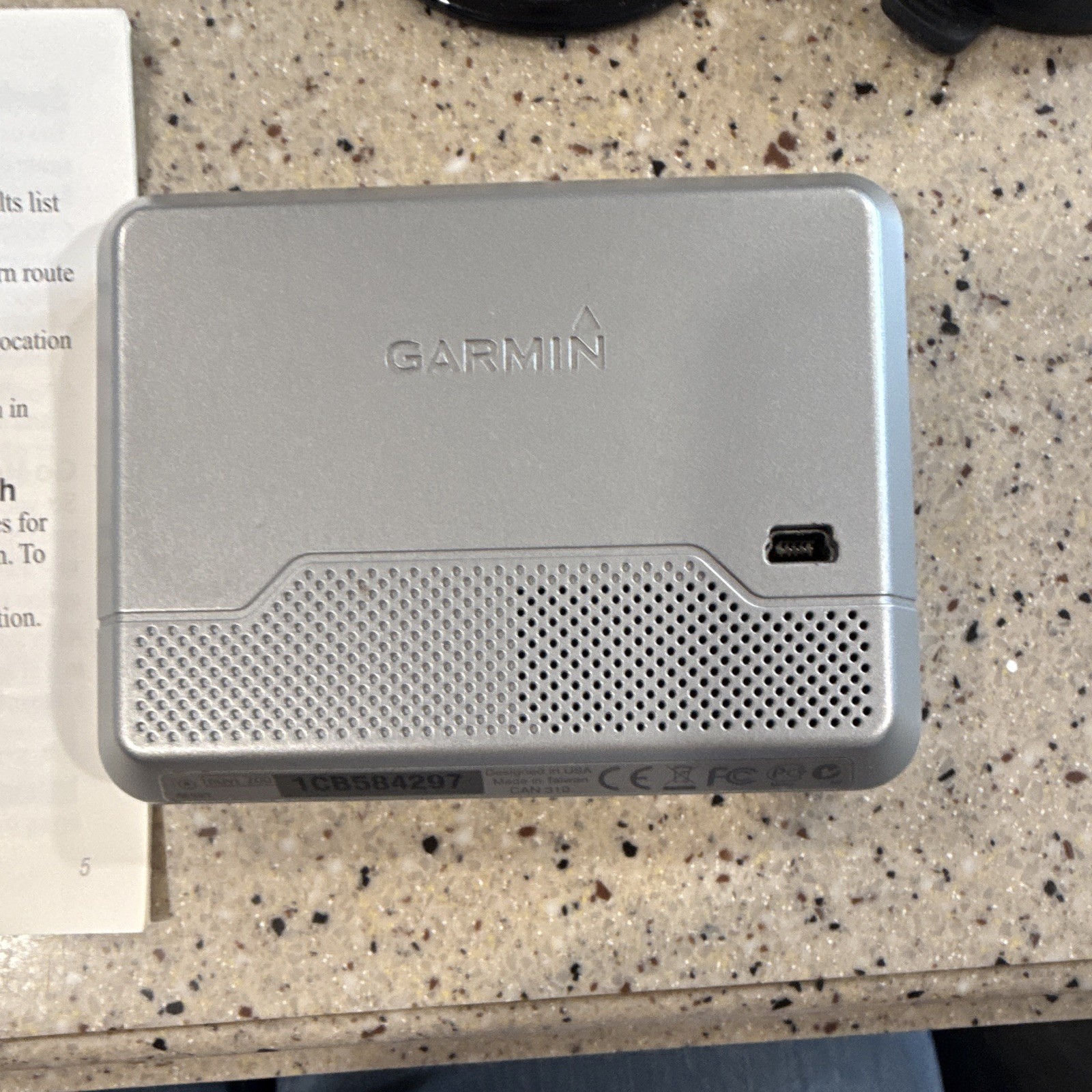 Garmin nüvi 200 3.5″ Touch Screen Automotive GPS Navigator & Manuals