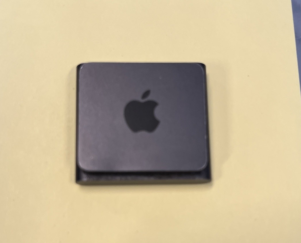 Apple 4th Generation Dark Gray iPod MP3 Player . No Charger ( X )