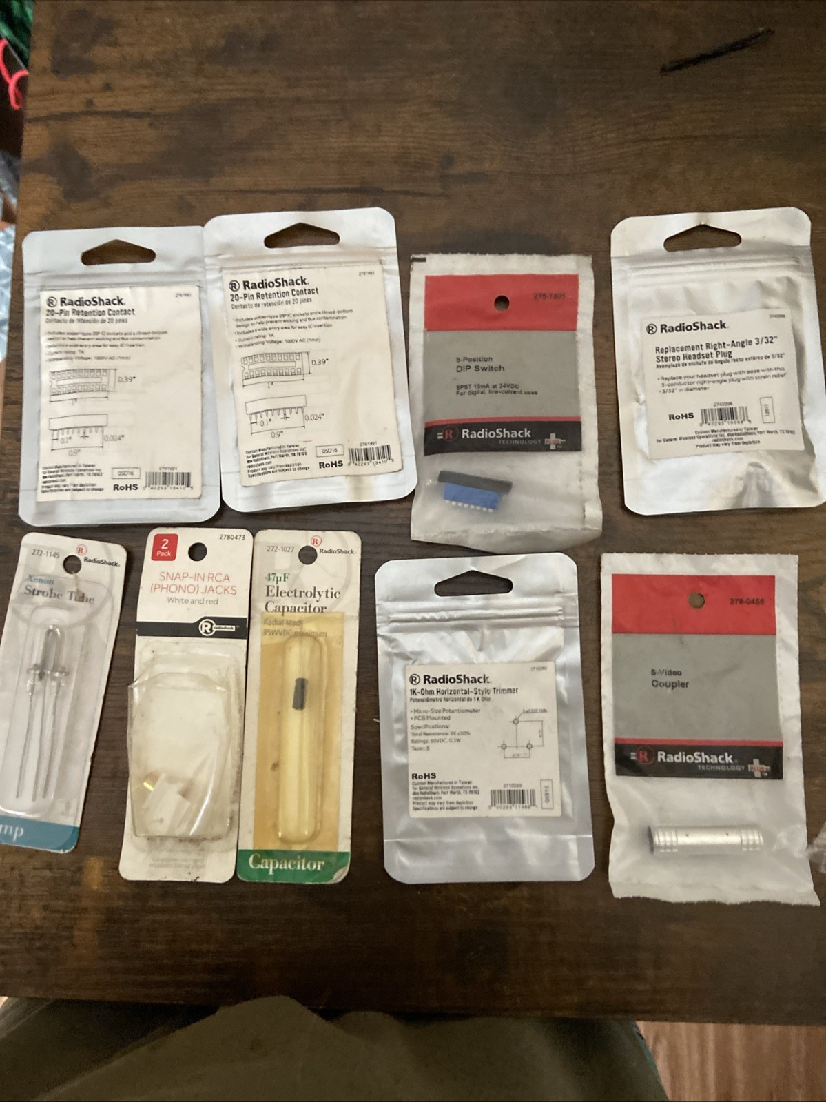Radio Shack Parts LOT Capacitor Strobe Tube, Plug Retention Contact See Descr