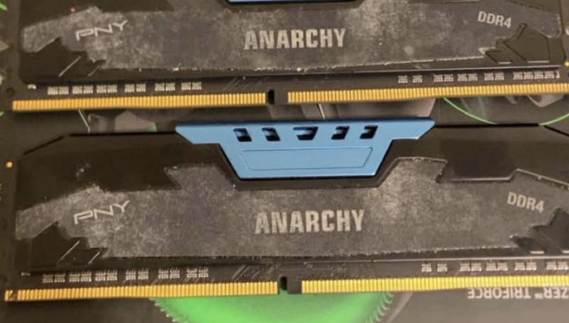Intel Core i5 & i3 14th gen CPU w/ PNY Anarchy DDR4 Desktop 16gb of RAM