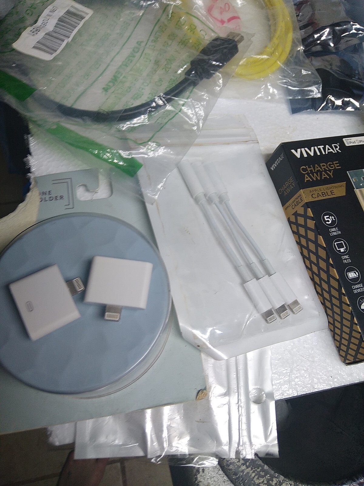 Computer bag of 34 Misc Electronics Reseller Lot. READ DESCRIPTION for manifest