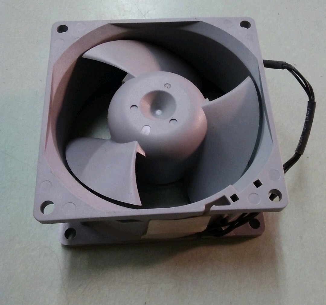 EFB0812HHE-SP01 Brushless DC12V .62A Cooling Fan