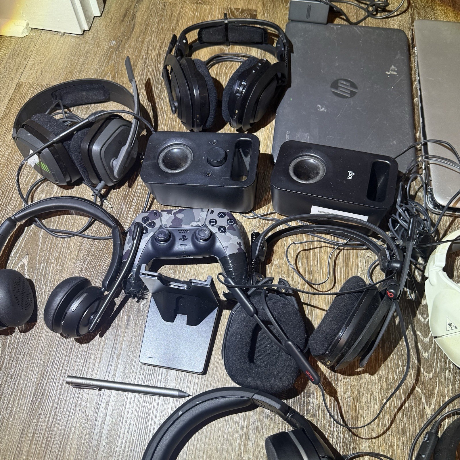 Electronics Parts Lot HP Laptop PS5 Astro Turtle Beach Nintendo Logitech Beats