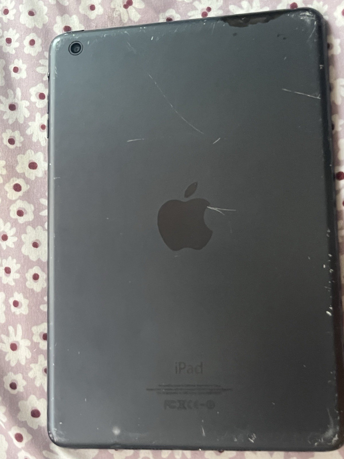 Mixed Lot Of Apple Products. !!!Parts Or Repair As Is Sale Cracked Screen