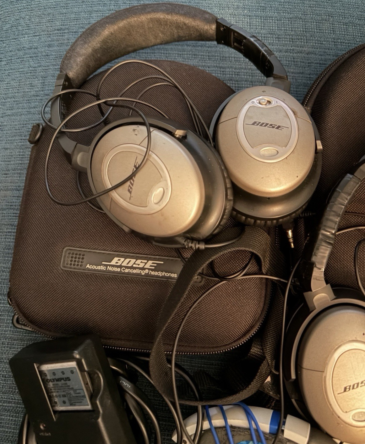 Lot: 3 Bose QC Headphones, Olympus FE-340 Camera, 3 Apple Earbuds – Electronics