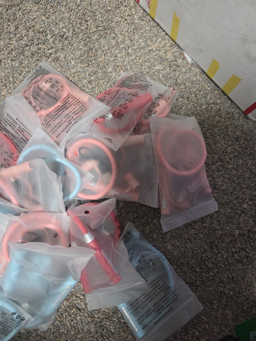 Reseller Lot Of 36 Headphones Wholesale