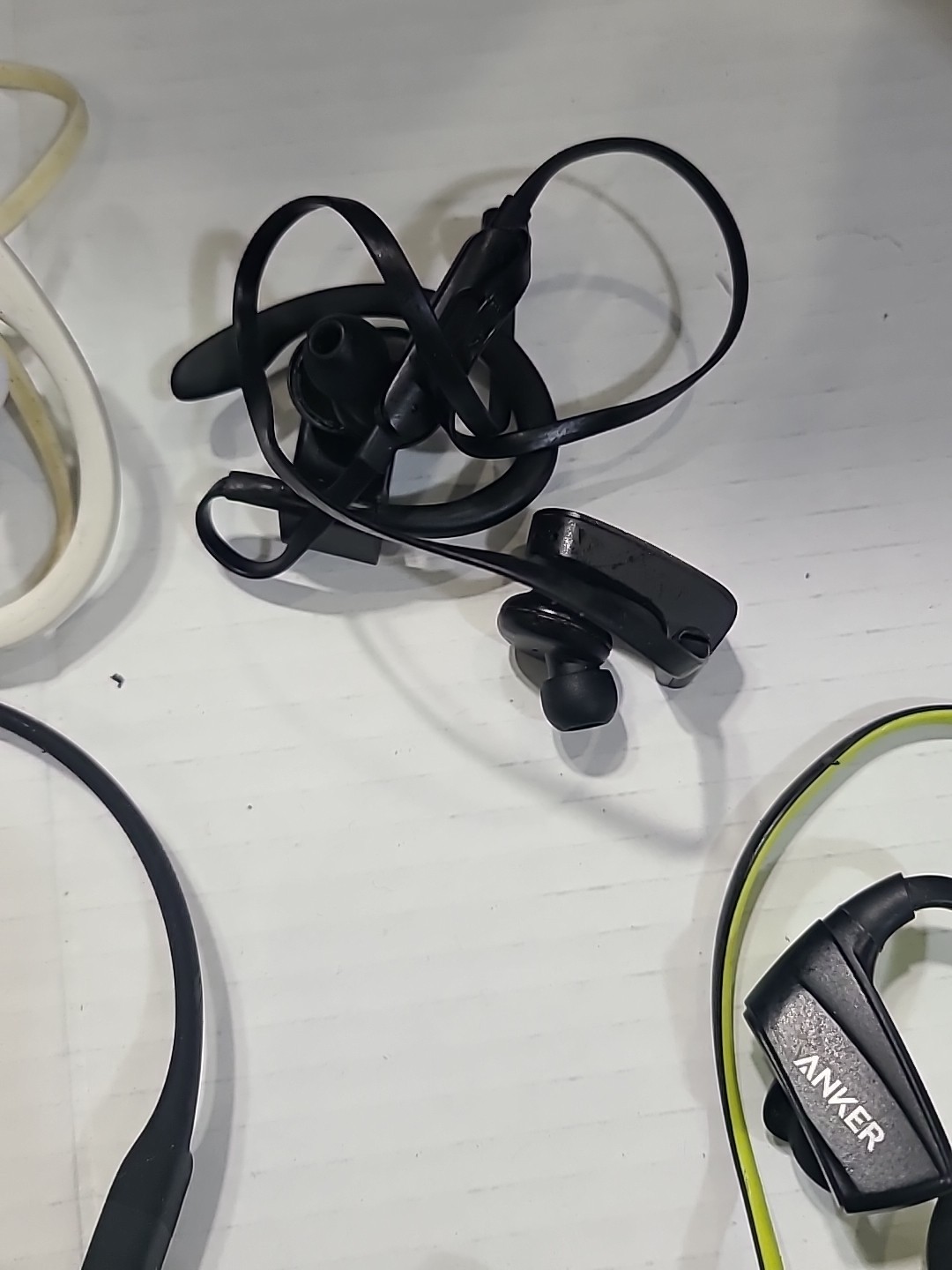 HUGE Mixed Lot of 30 Wireless Headphones Neckband Bose Sony Beats FOR PARTS ONLY