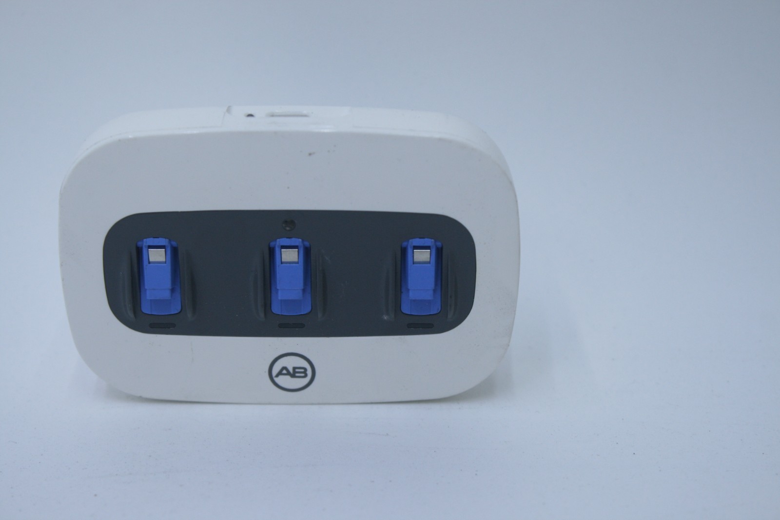 AB ADVANCED BIONICS M BATTERY CHARGER CL-5607 CHARGER ONLY T7-D5