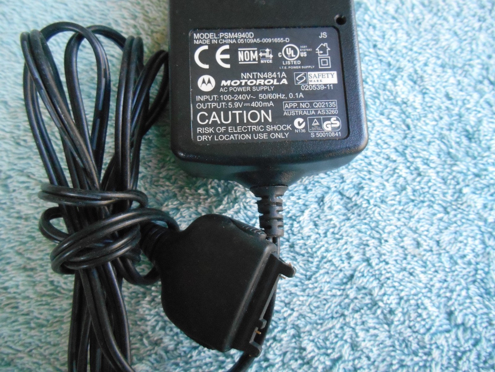 WHOLESALE LOT OF 11 ASSORTED 12 VOLT DC PLUG TRAVEL CHARGERS