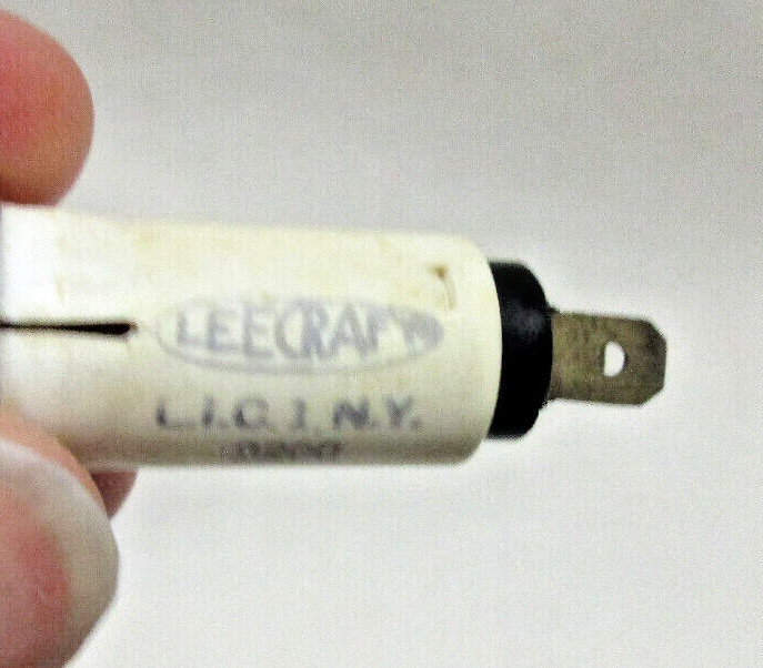 (2) LEECRAFT Series 32 “Snaplites” 14V, Flat Cylinder Lens, Red or White