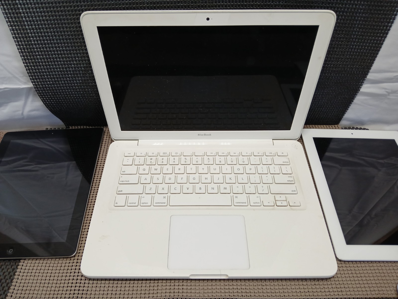 JUNK LOT OF 10*APPLE*MAC BOOK/IPADS/IPHONE/IPOD/ACCS*SP*ID*NT*MP*SAI