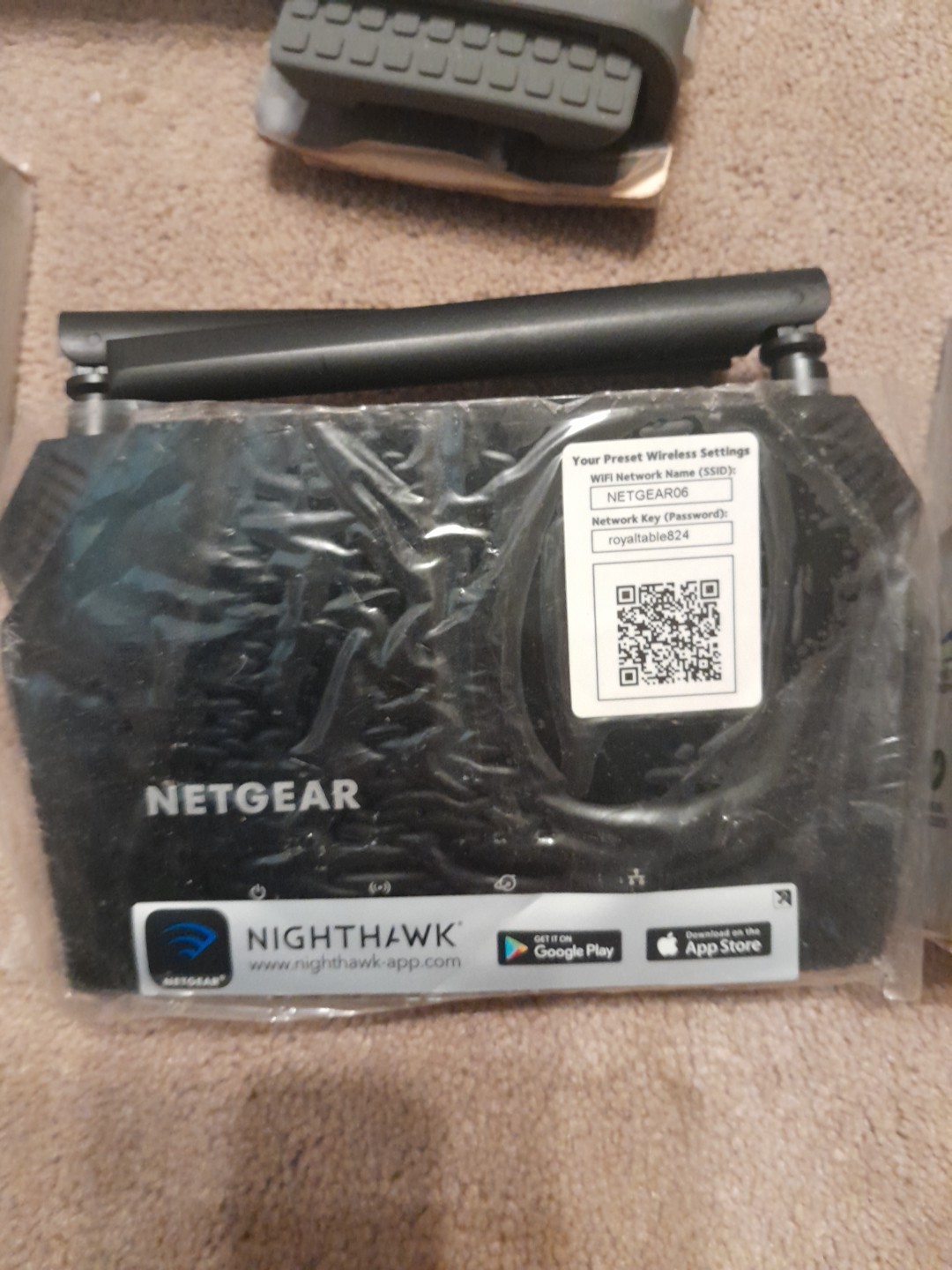Mystery Box…NOT. Bluetooth Headphones, Earbuds, Etc.Everthing In Picture .New