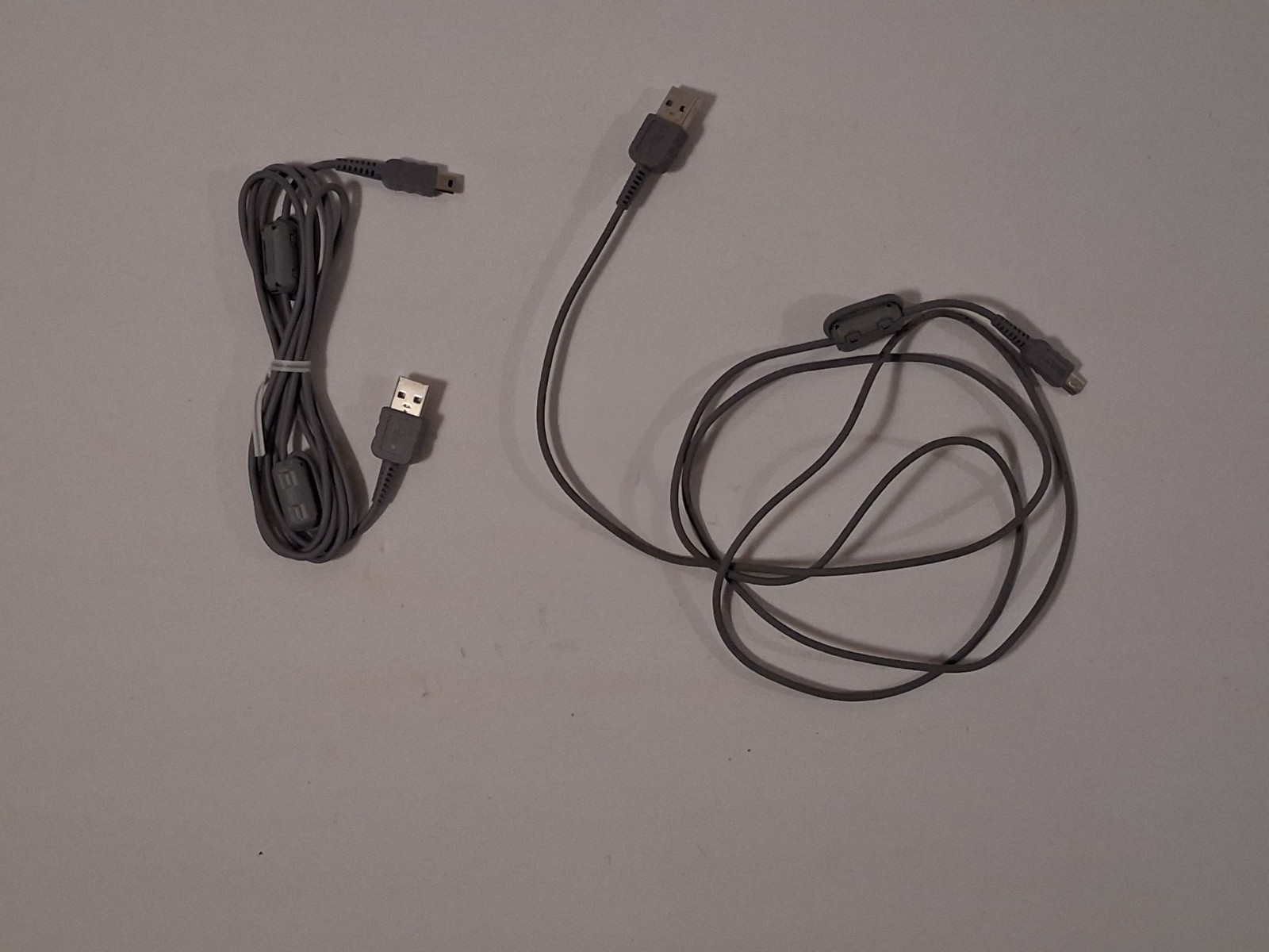 Used Gray Sony Hitachi-HSD Cables: AWM #E81015 30V (Lot Of 2)