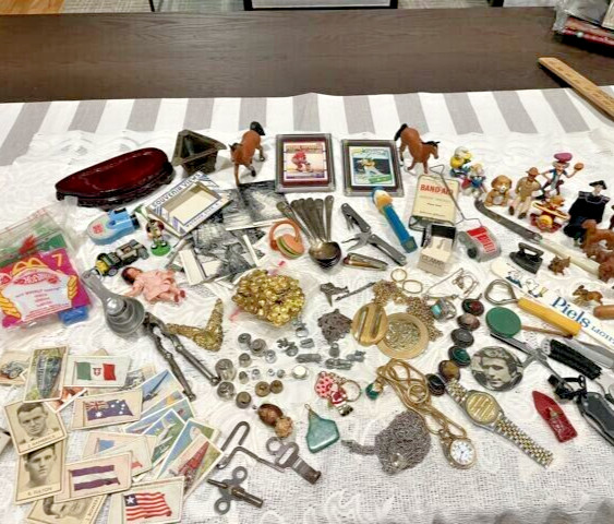 10 lb Warehouse lot-Estate Liquidation, mixed items old to new, See Details-#452