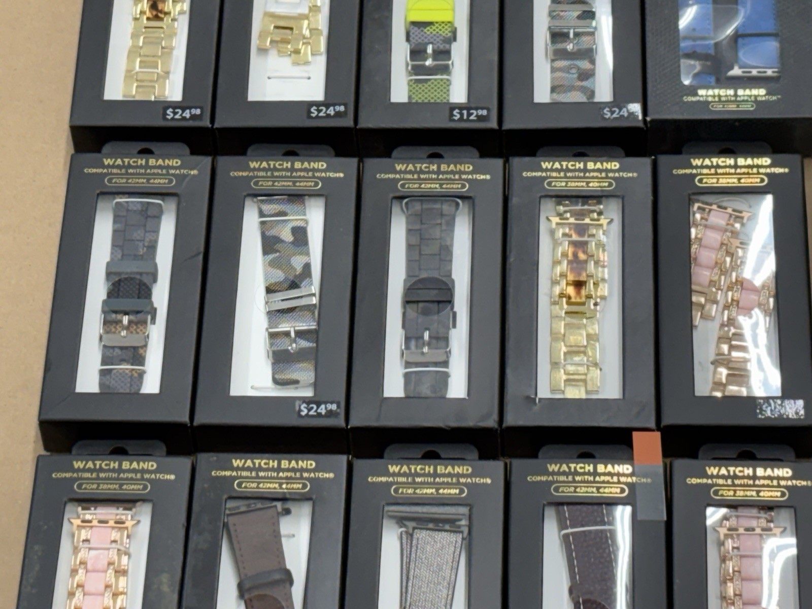 AMAZON WHOLESALE LOT OF 19 APPLE WATCH BANDS AMERICAN EXCHANGE