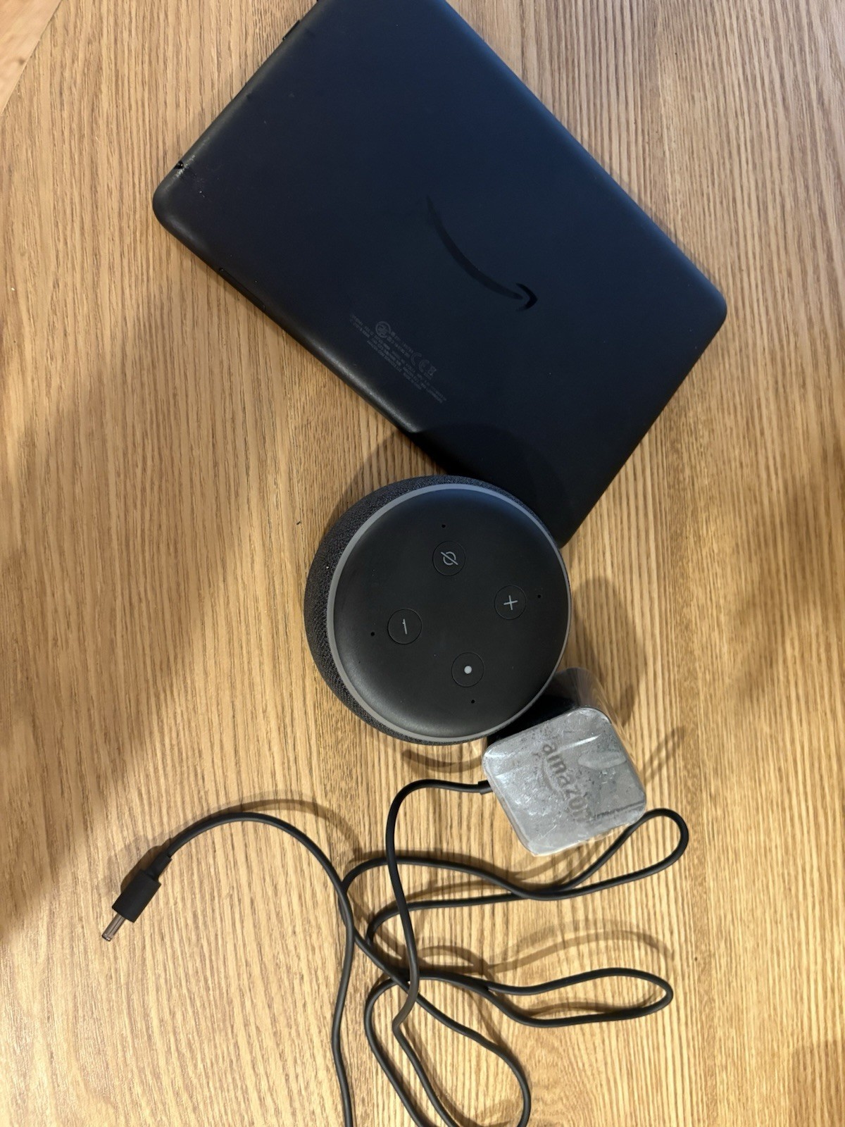 Amazon Fire 7″ Tablet (2017) w/ Echo Dot, Voice Assistant, Charger & USB