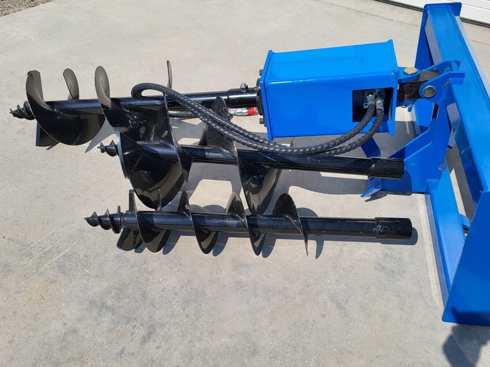 New Skid Steer Hydraulic Auger Attachment Post Hole DiggerIncludes 8″, 12″ & 16″