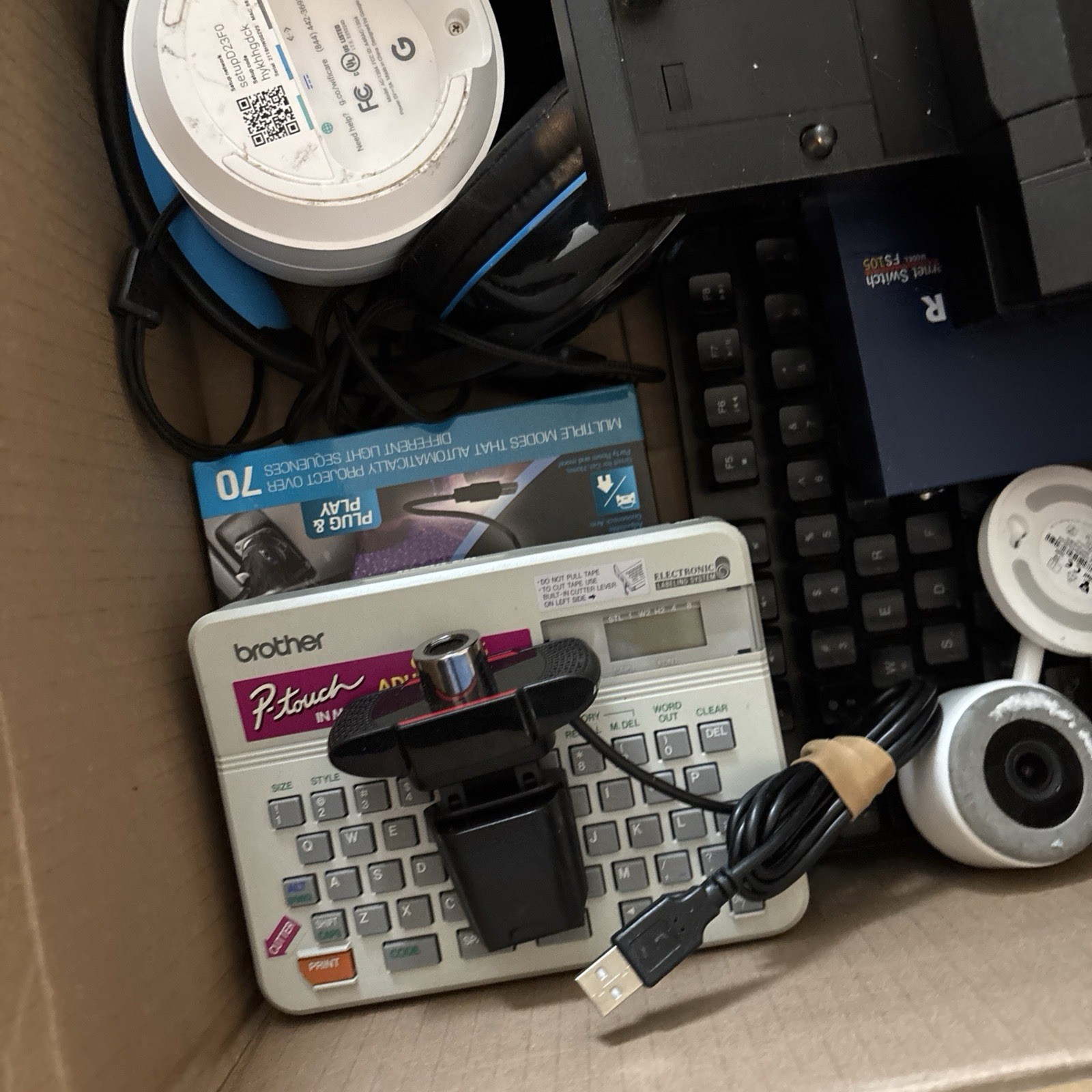 Lot Of Electronics . All Workable Some Cords Missing Usable Or Resell