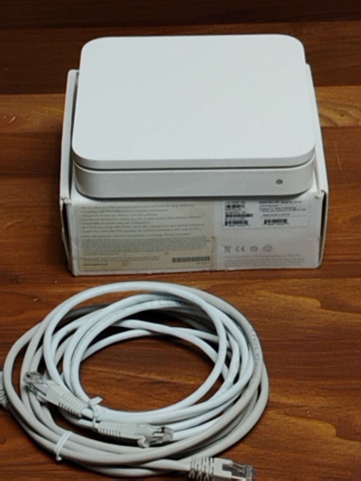 Lot of Mixed Assorted Apple Products Chargers, Cables, Earbuds, Etc All UNTESTED