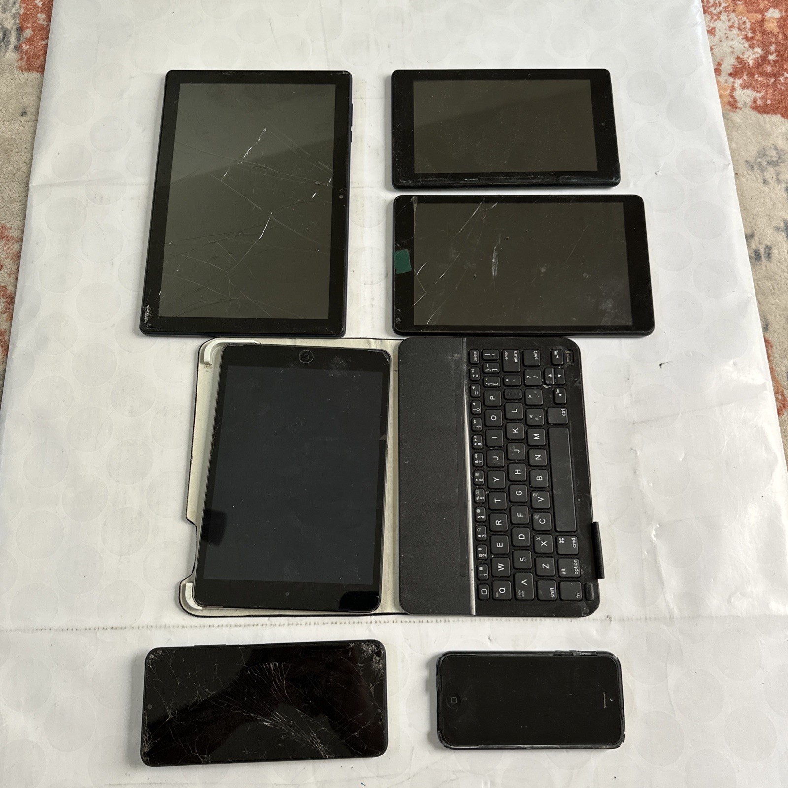 Lot’s of phone in and tablets. (#39).