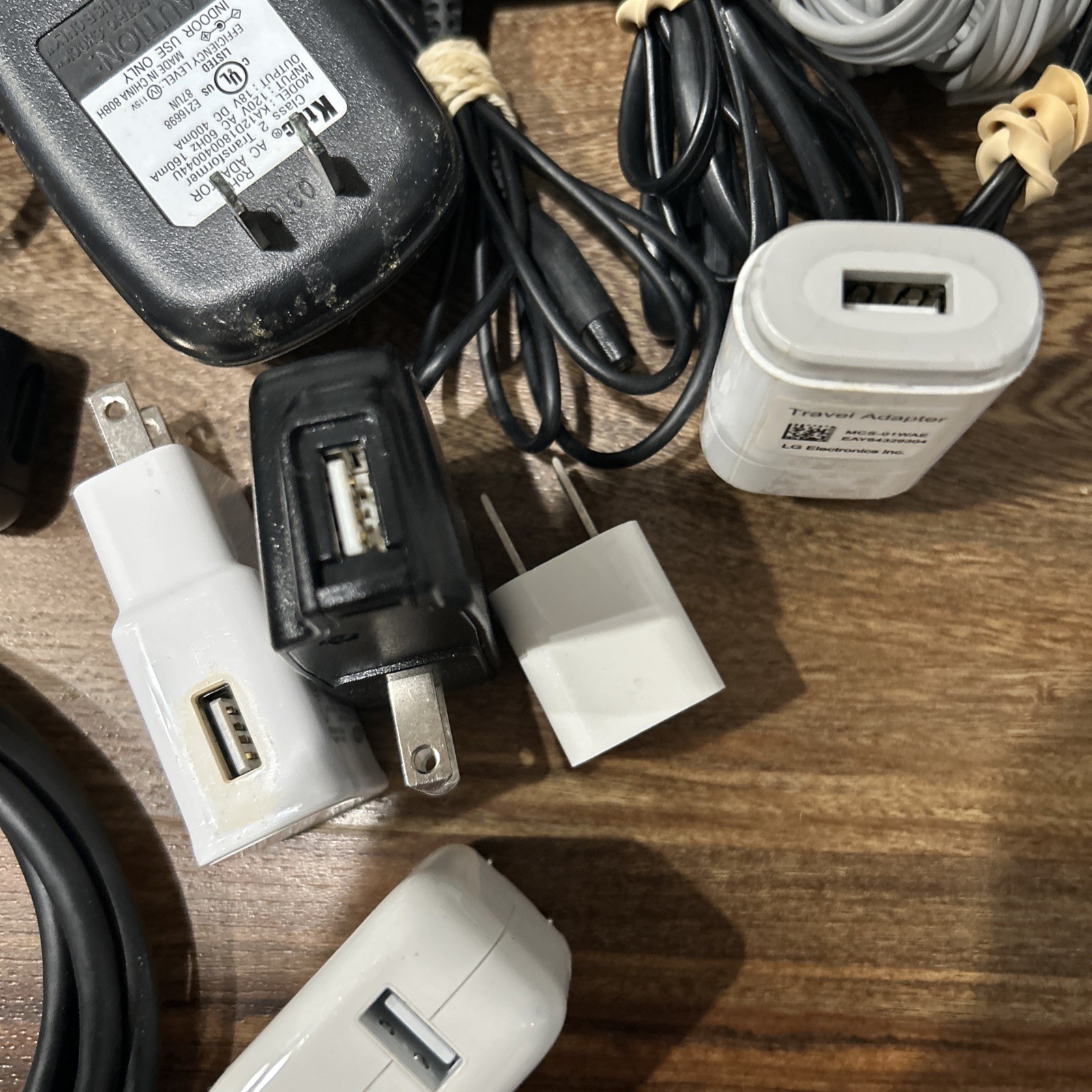 Box Of 75 Assorted Power Printer Computer Phone Nintendo Wires Cables