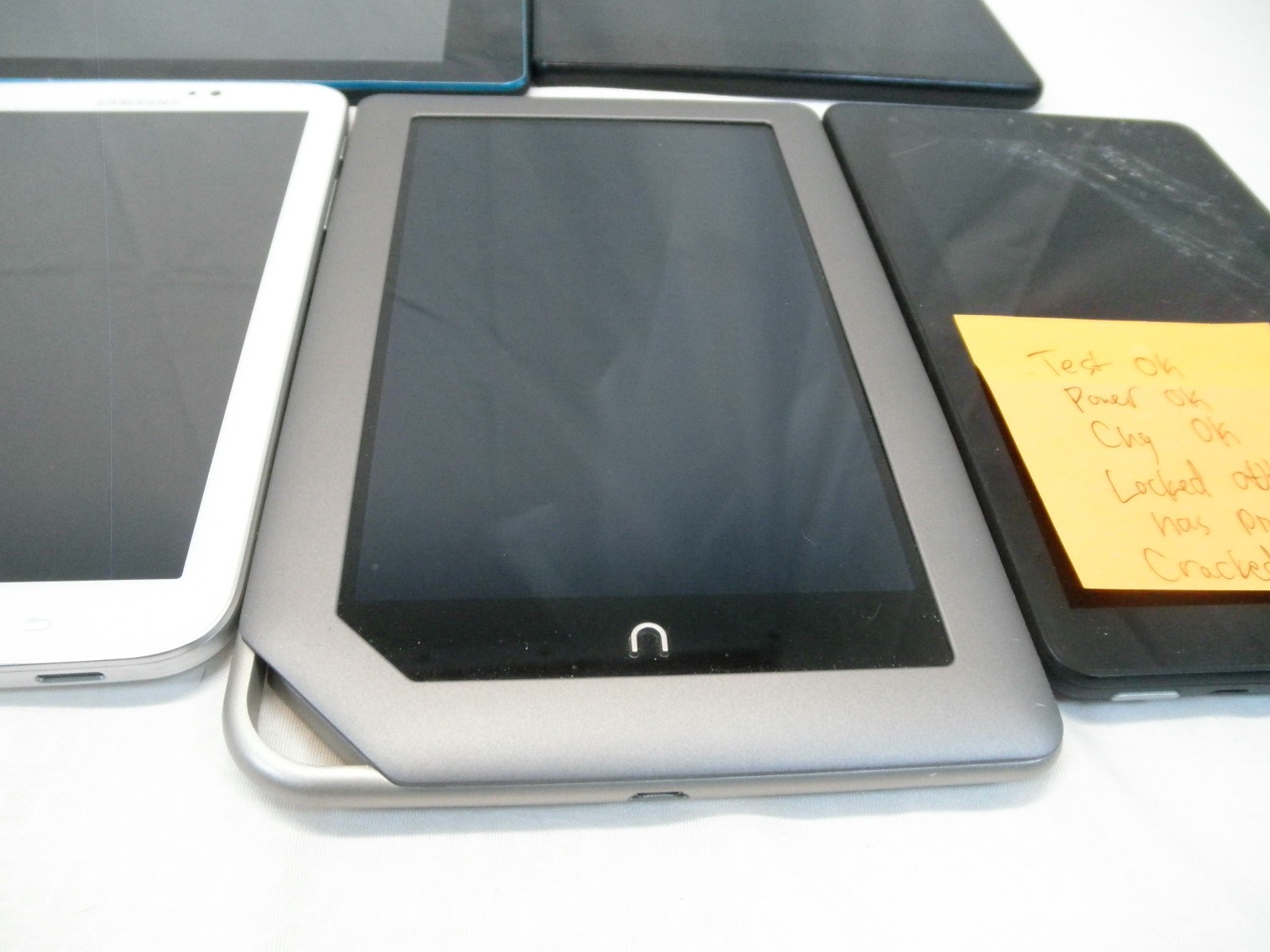 Lot of 5 Mixed Tablets/E-readers – Various Defects – FOR PARTS OR REPAIR ONLY!